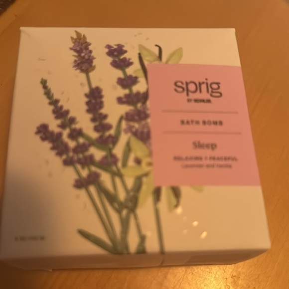 Lavender eye pillow and lavender and vanilla “sleep” bath bomb - Picture 2 of 7